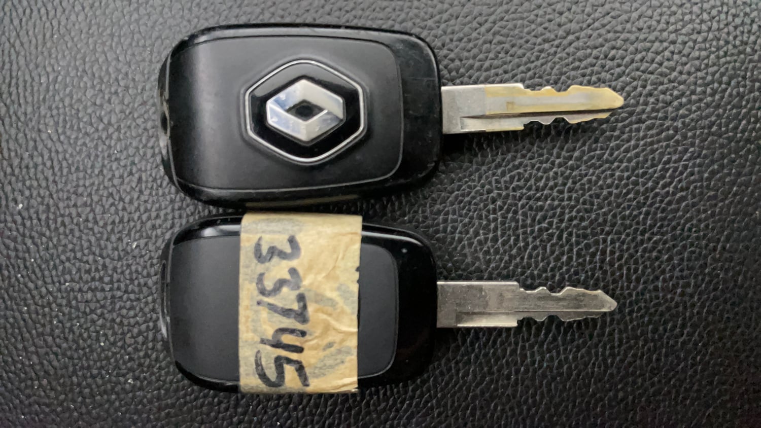 Used 2023 Renault Kwid RXT 1.0 Petrol Manual extra CAR KEY VIEW