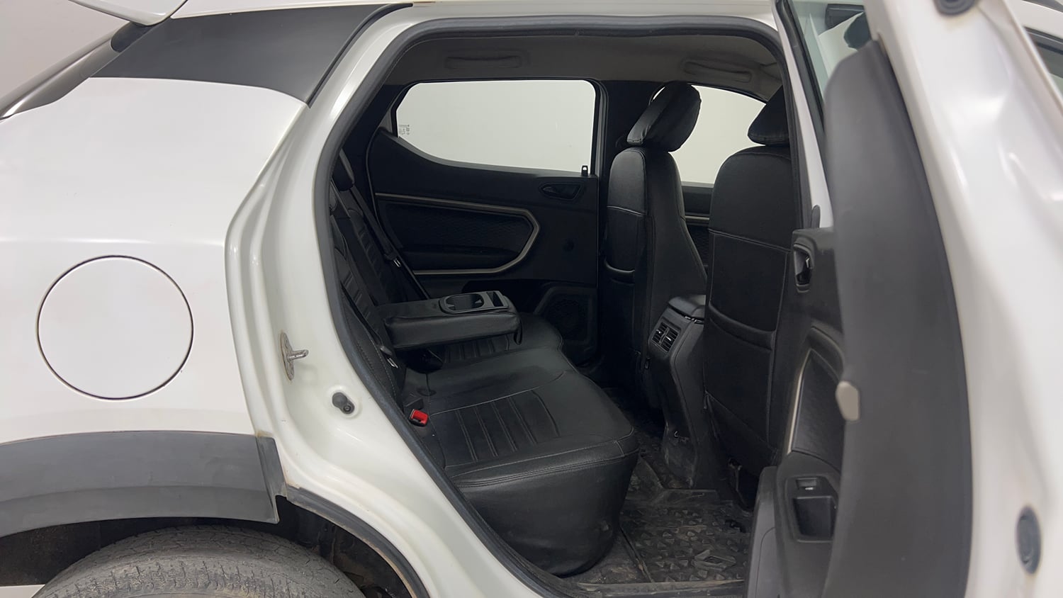 Used 2021 Renault Kiger RXZ AMT Petrol Automatic interior RIGHT SIDE REAR DOOR CABIN VIEW