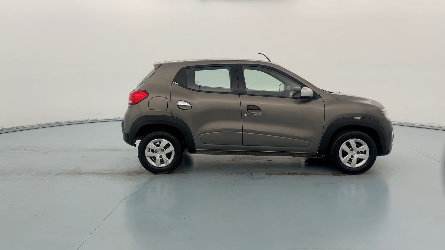 Used 2017 Renault Kwid 1.0 RXT AMT Petrol Automatic exterior RIGHT SIDE VIEW