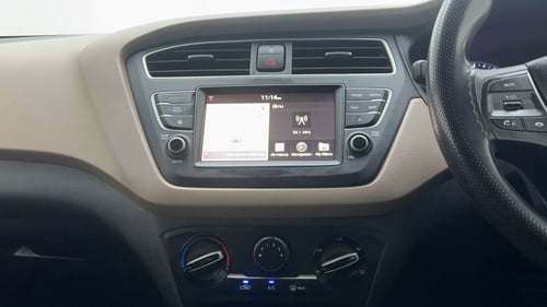 Used 2020 Hyundai Elite i20 Sportz Plus 1.2 Petrol Manual interior MUSIC SYSTEM & AC CONTROL VIEW