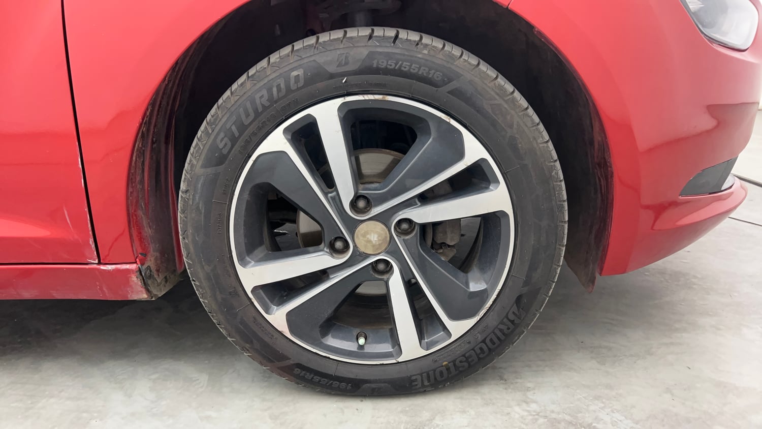 Used 2022 Tata Altroz XZ Diesel Diesel Manual tyres RIGHT FRONT TYRE RIM VIEW