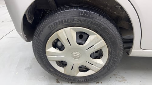 Used 2015 Maruti Suzuki Wagon R VXI Petrol Manual tyres RIGHT REAR TYRE RIM VIEW