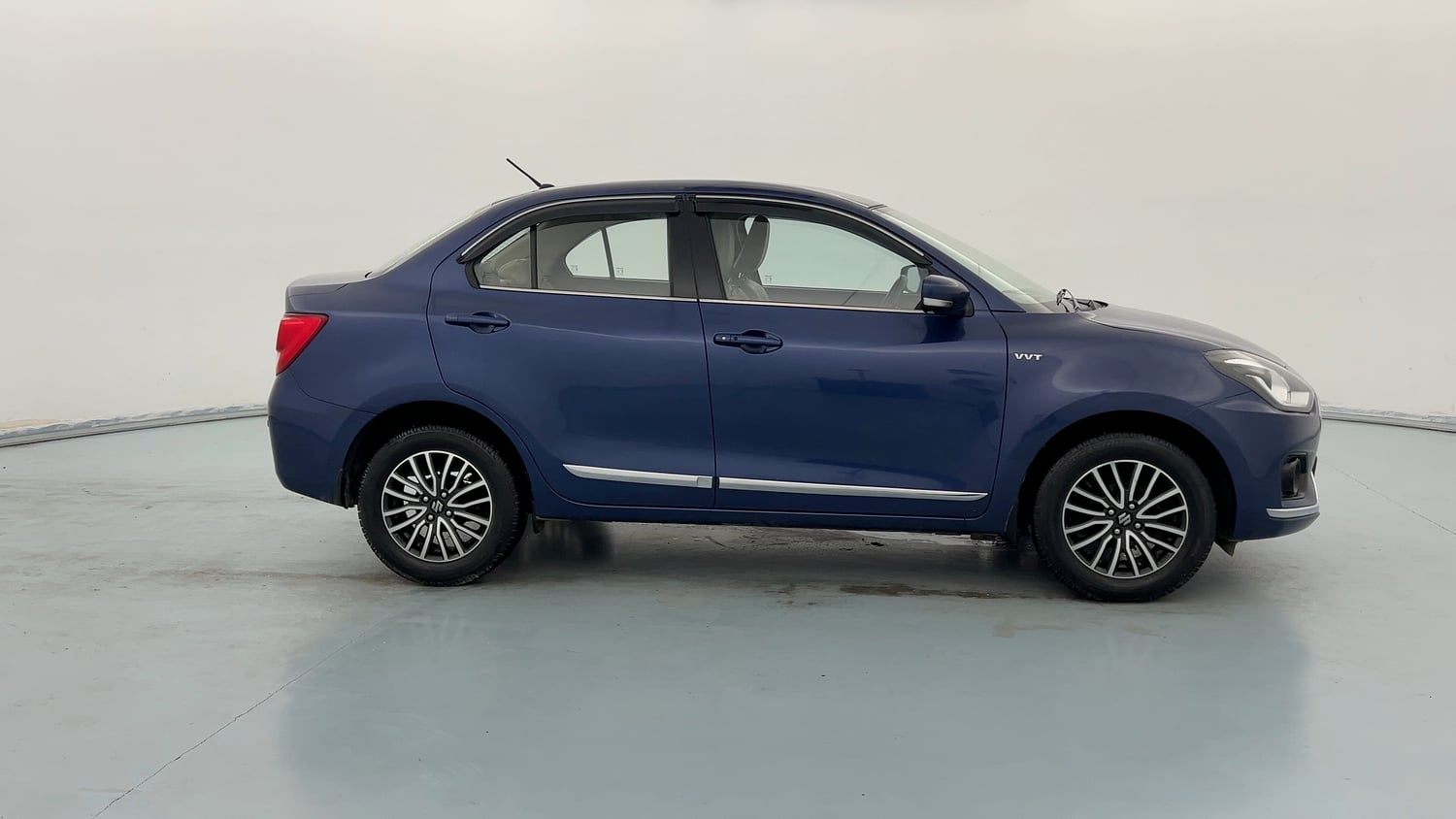 Used 2018 Maruti Suzuki Dzire ZXi Plus Petrol Manual exterior RIGHT SIDE VIEW