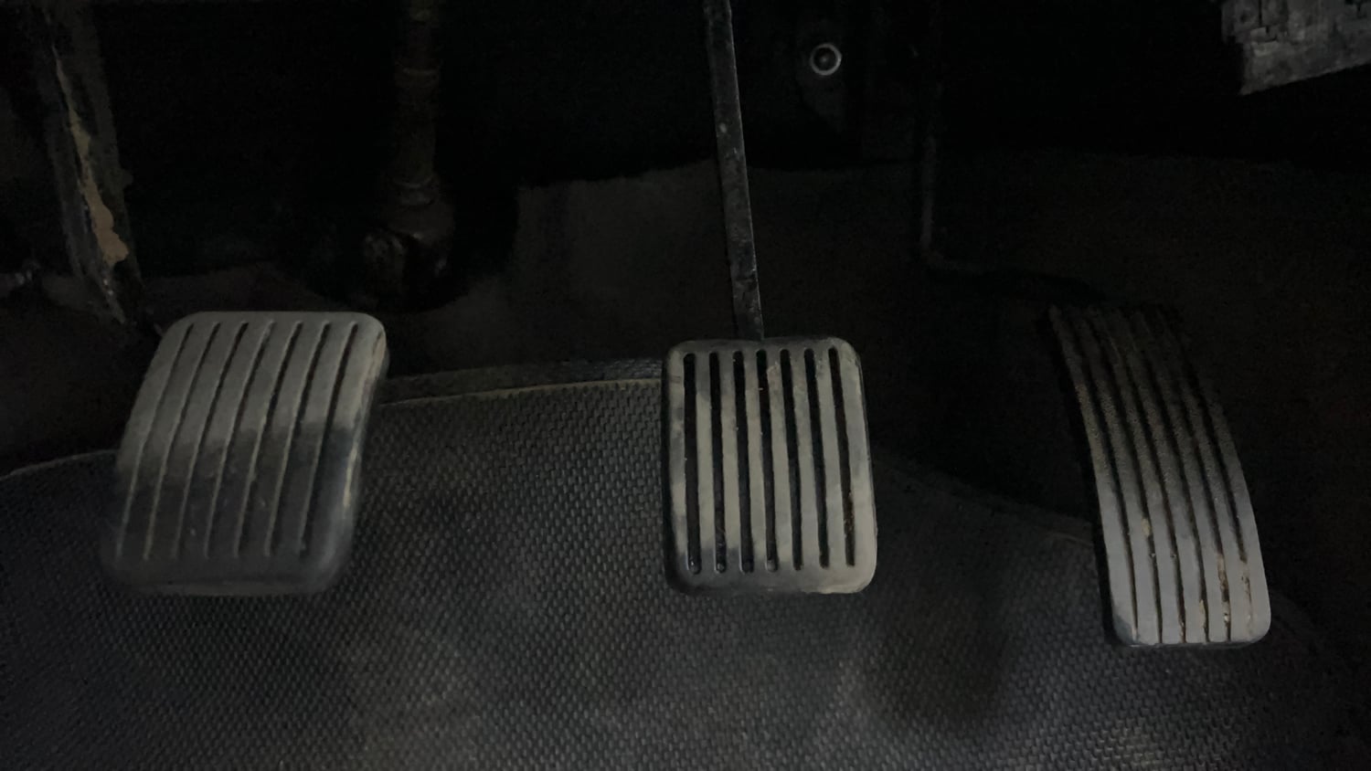 Used 2013 Hyundai i10 Magna 1.2 Kappa2 Petrol Manual interior PEDALS VIEW