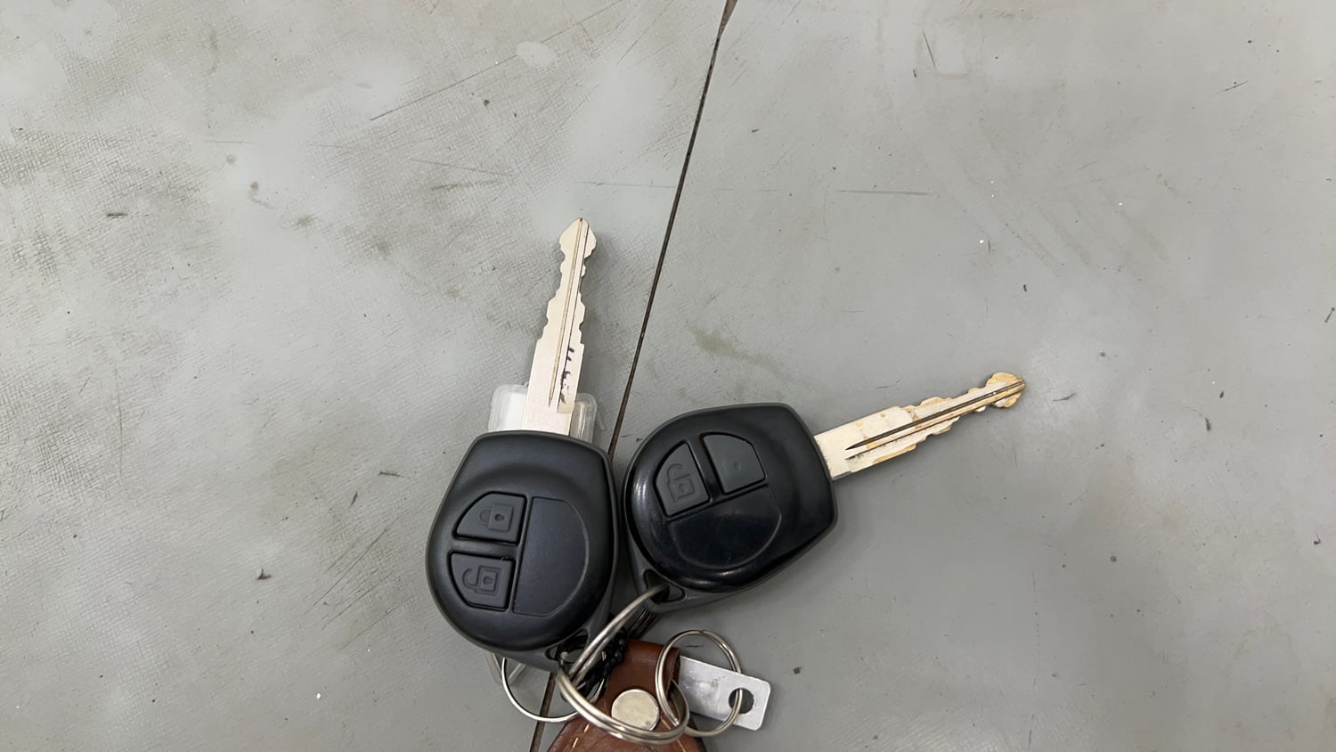 Used 2016 Maruti Suzuki Swift Dzire VXI Petrol Manual extra CAR KEY VIEW