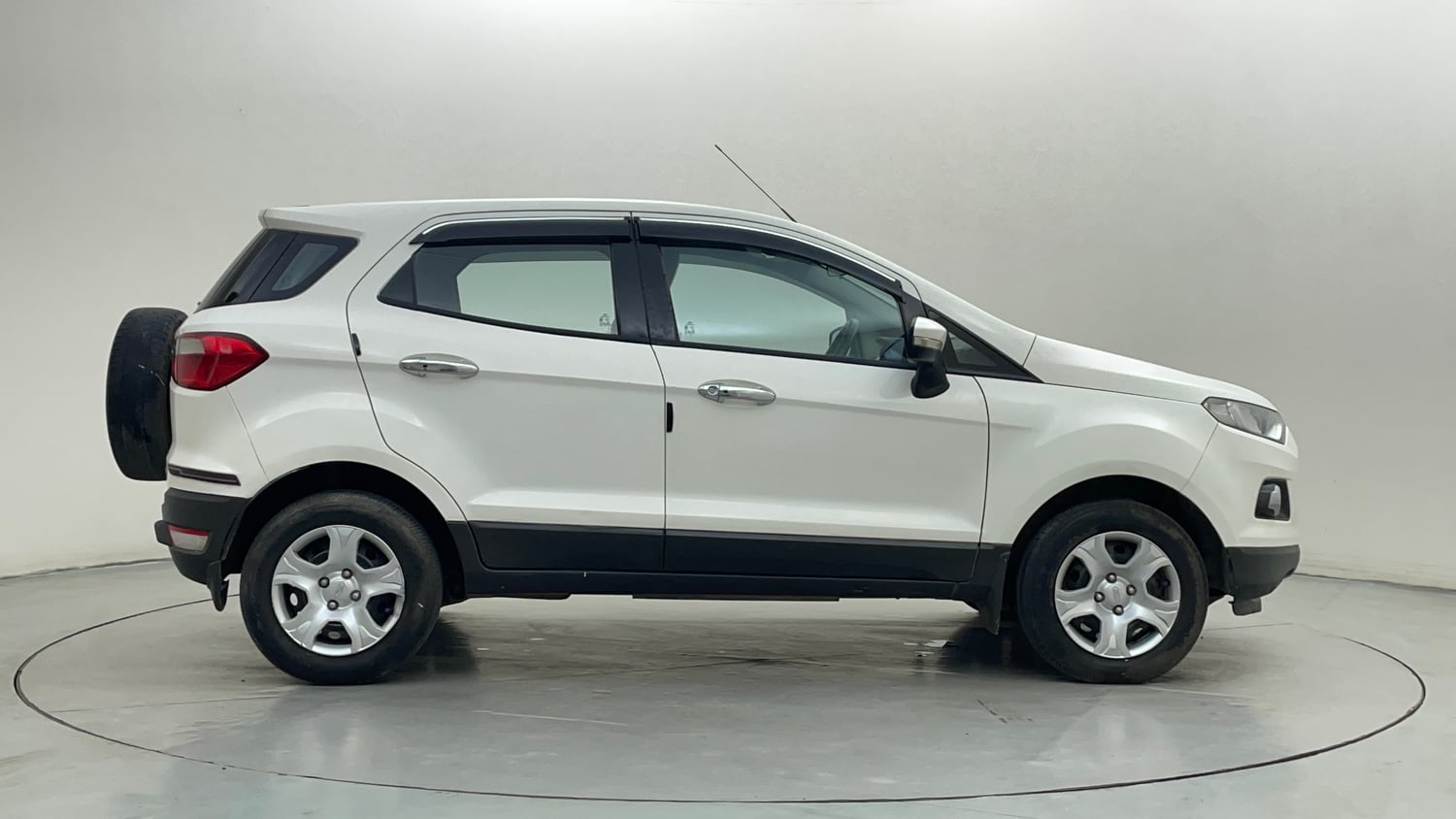 Used 2014 Ford EcoSport Trend 1.5 TDCi Diesel Manual exterior RIGHT SIDE VIEW