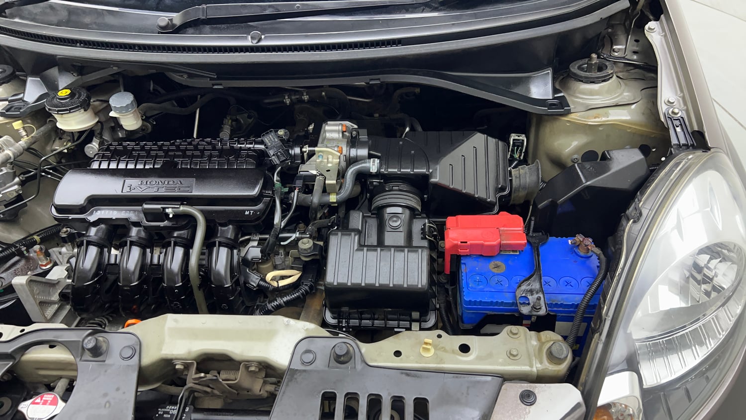 Used 2013 Honda Amaze 1.2 S i-VTEC Petrol Manual engine ENGINE LEFT SIDE VIEW