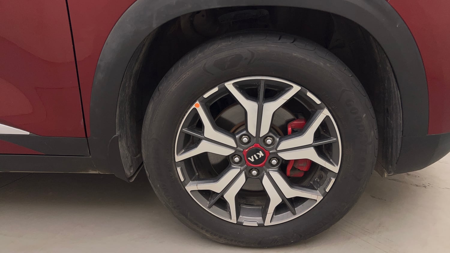 Used 2019 kia Seltos GTX Plus DCT 1.4 Petrol Automatic tyres RIGHT FRONT TYRE RIM VIEW