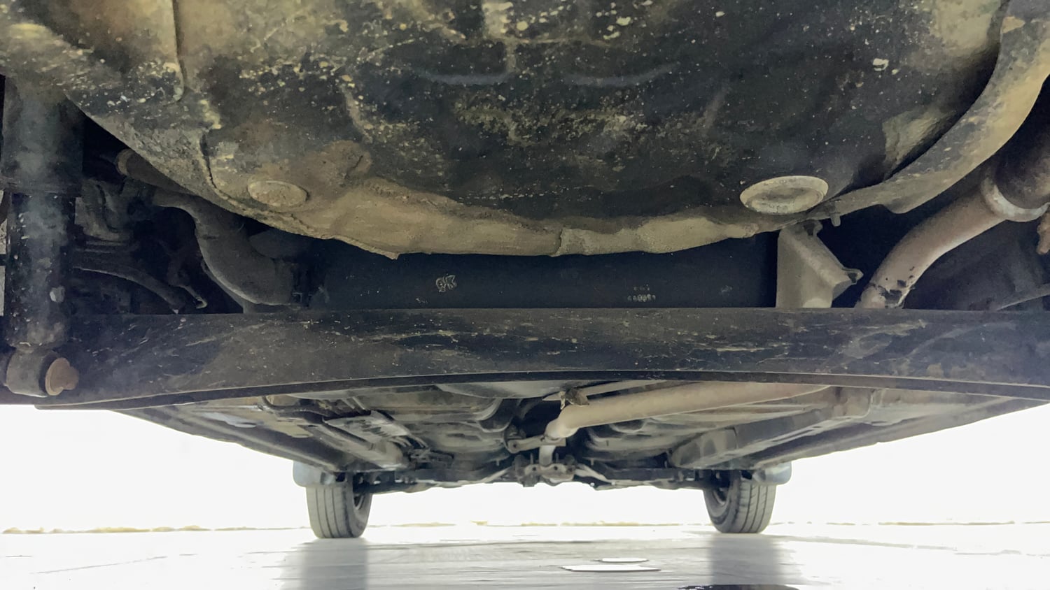 Used 2014 Hyundai i10 Sportz 1.1 iRDE2 Petrol Manual extra REAR UNDERBODY VIEW (TAKEN FROM REAR)