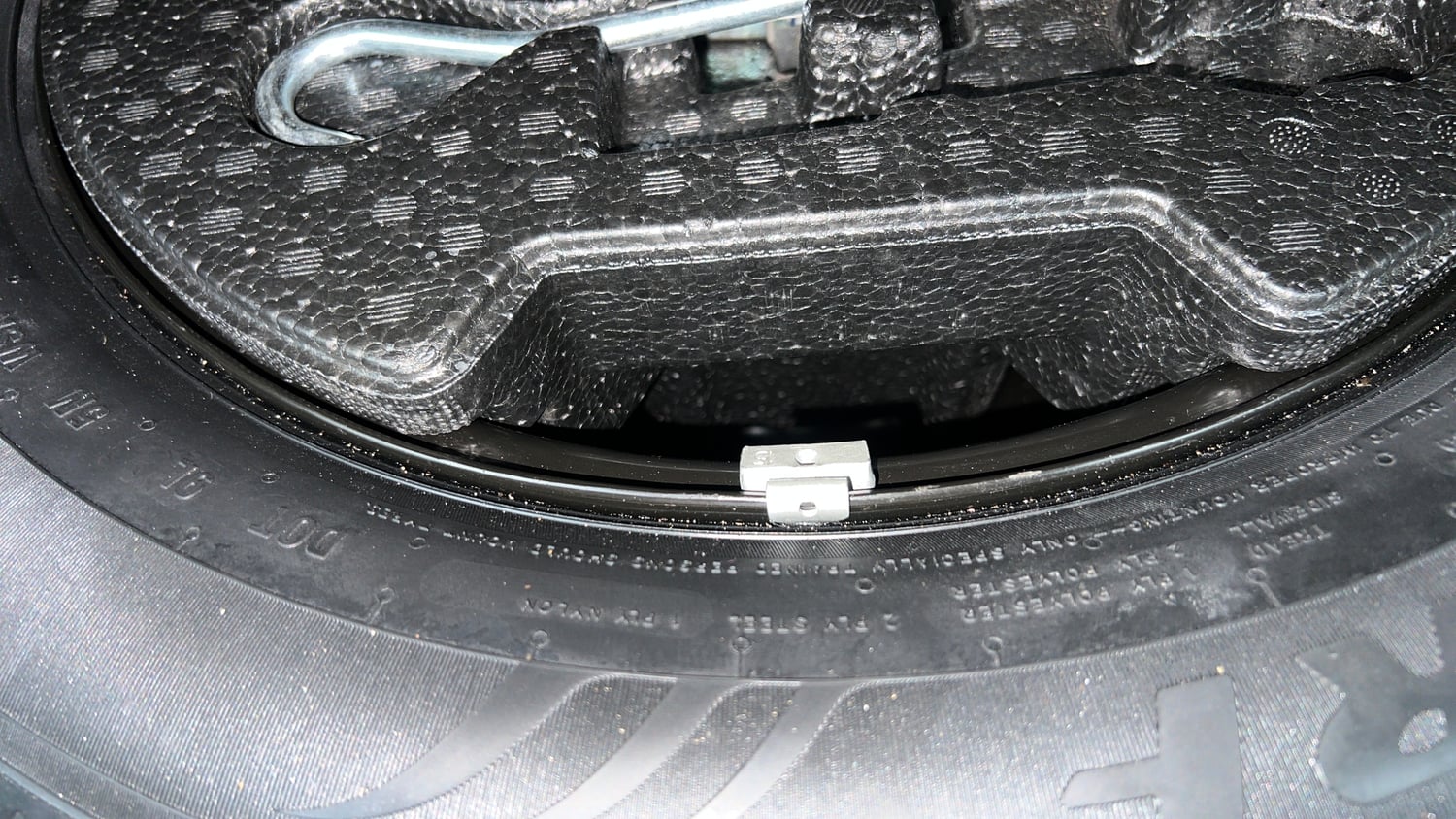 Used 2024 Maruti Suzuki Brezza LXi S-CNG Cng Manual tyres SPARE TYRE VIEW