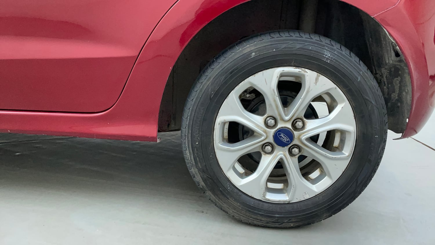 Used 2018 Ford Figo Titanium1.5 TDCi Diesel Manual tyres LEFT REAR TYRE RIM VIEW