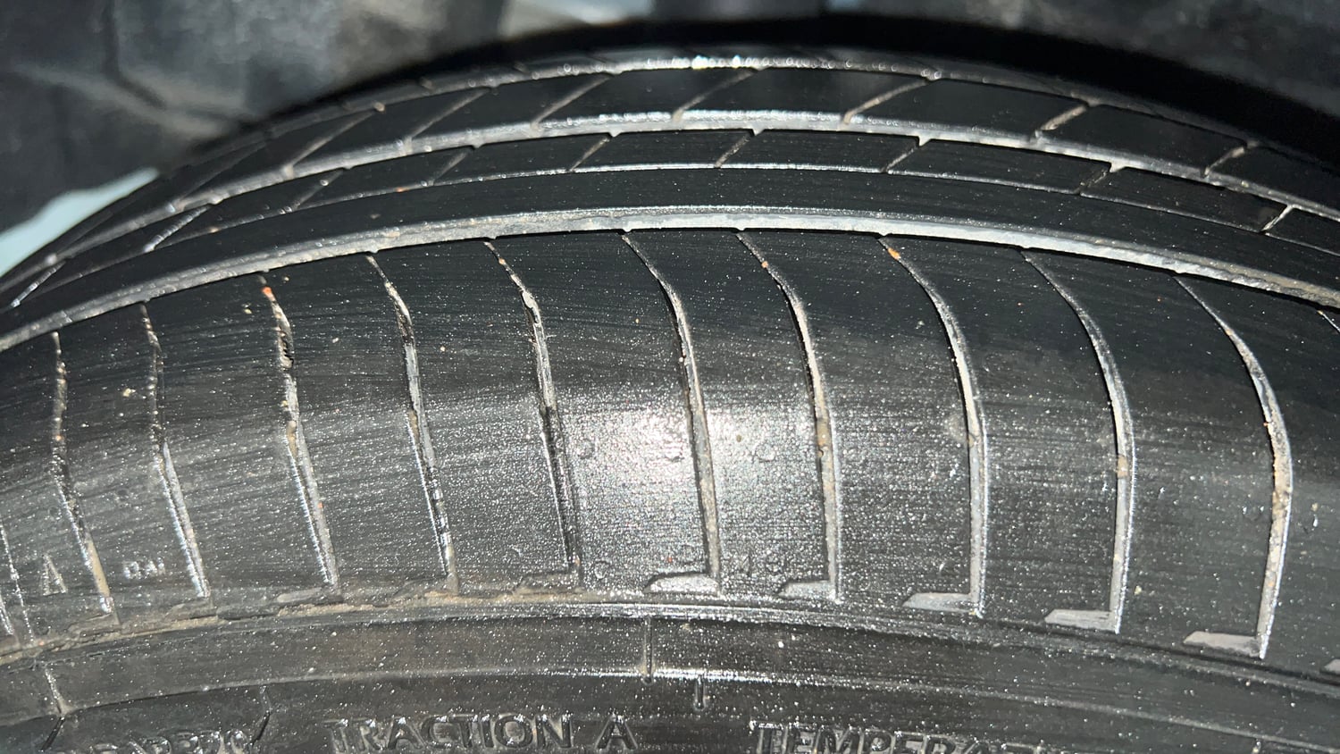 Used 2026 Maruti Suzuki Dzire VXi AMT Petrol Automatic tyres RIGHT REAR TYRE TREAD VIEW