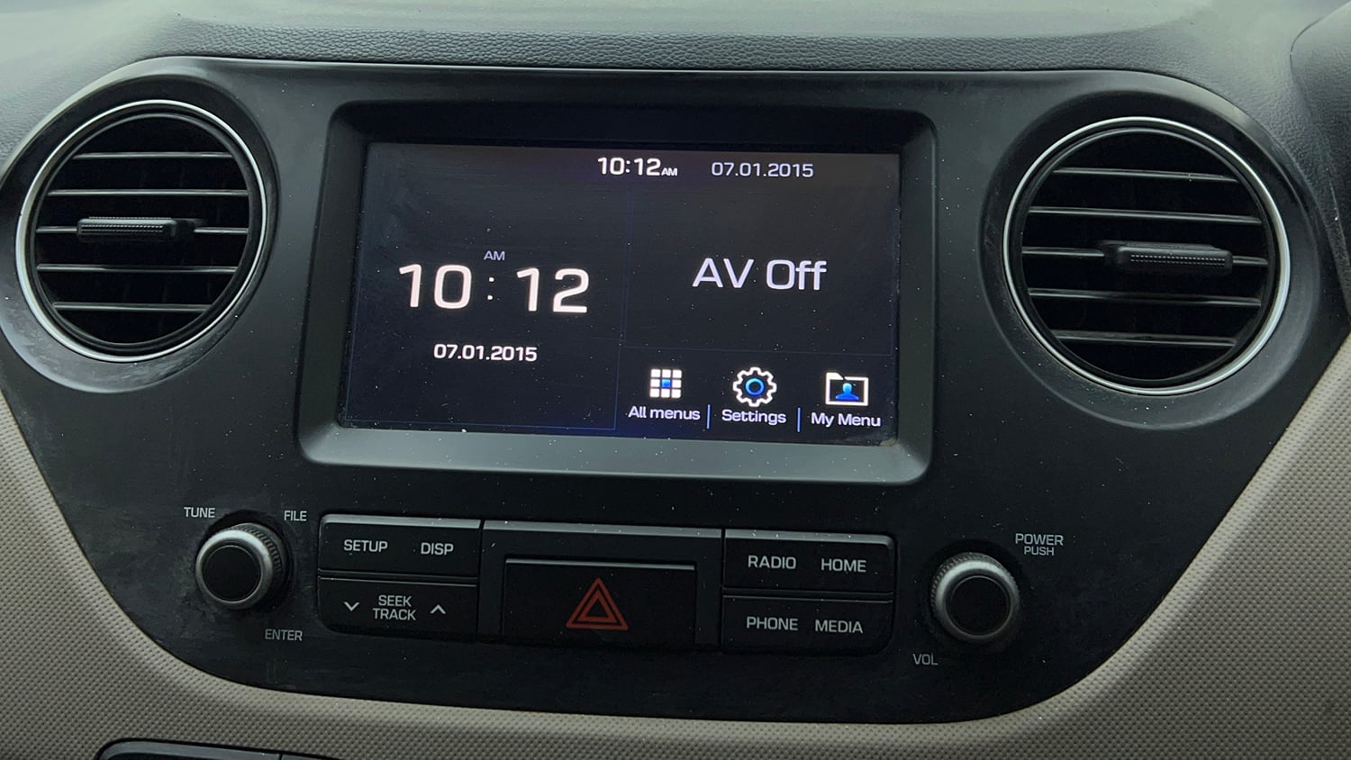 Used 2018 Hyundai Grand i10 Sportz (O) 1.2 Kappa VTVT Petrol Manual top_features Integrated (in-dash) music system