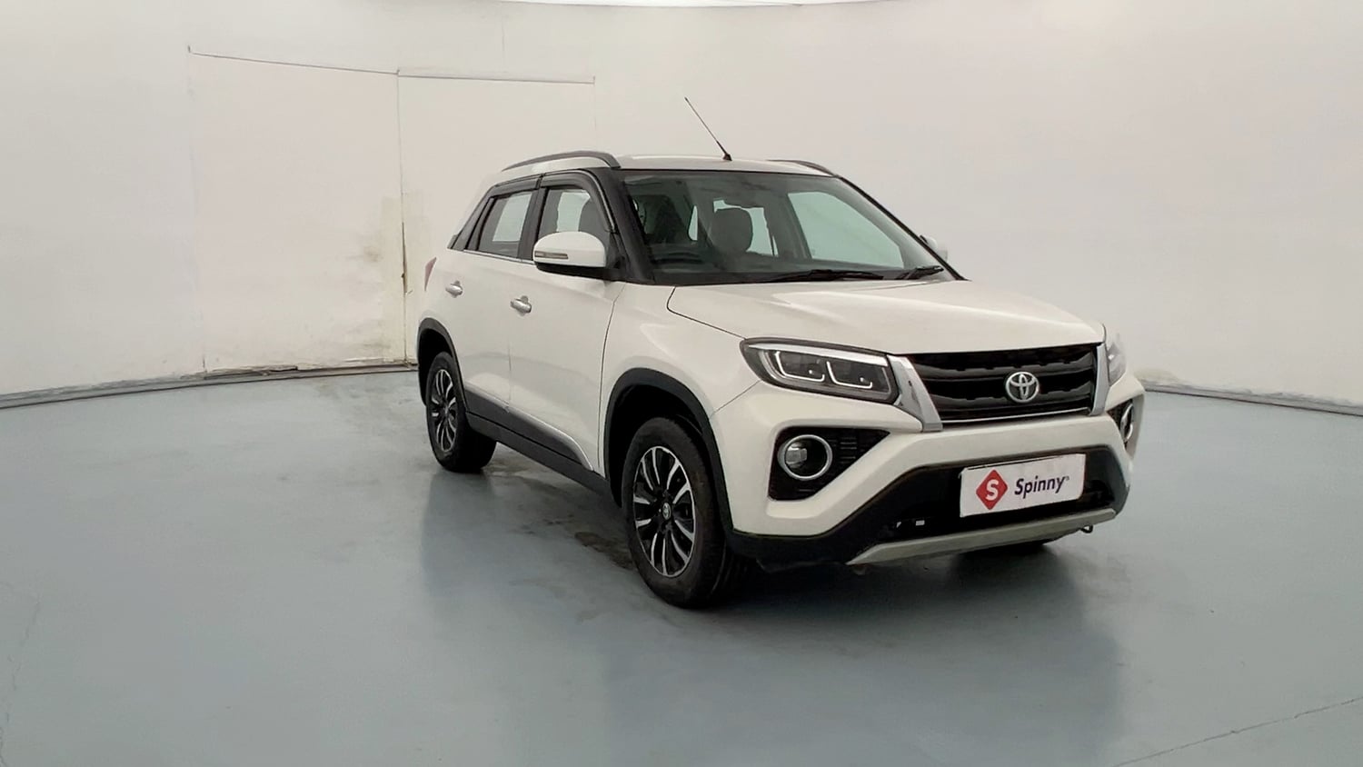 Used 2021 Toyota Urban Cruiser Premium Grade AT Petrol Automatic exterior RIGHT FRONT CORNER VIEW