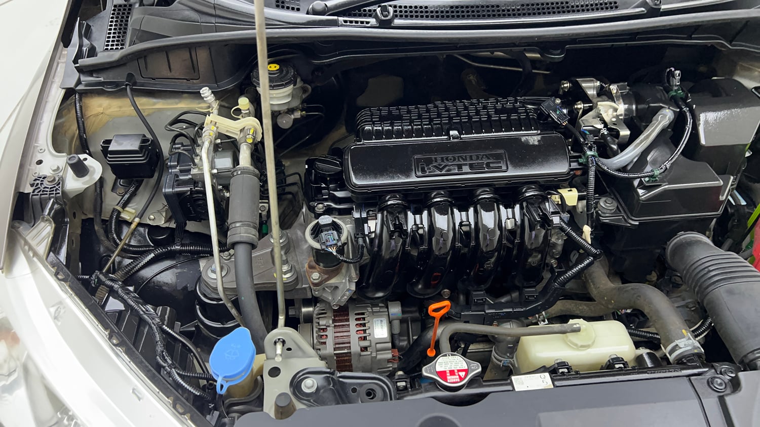 Used 2015 Honda City VX CVT Petrol Automatic engine ENGINE RIGHT SIDE VIEW