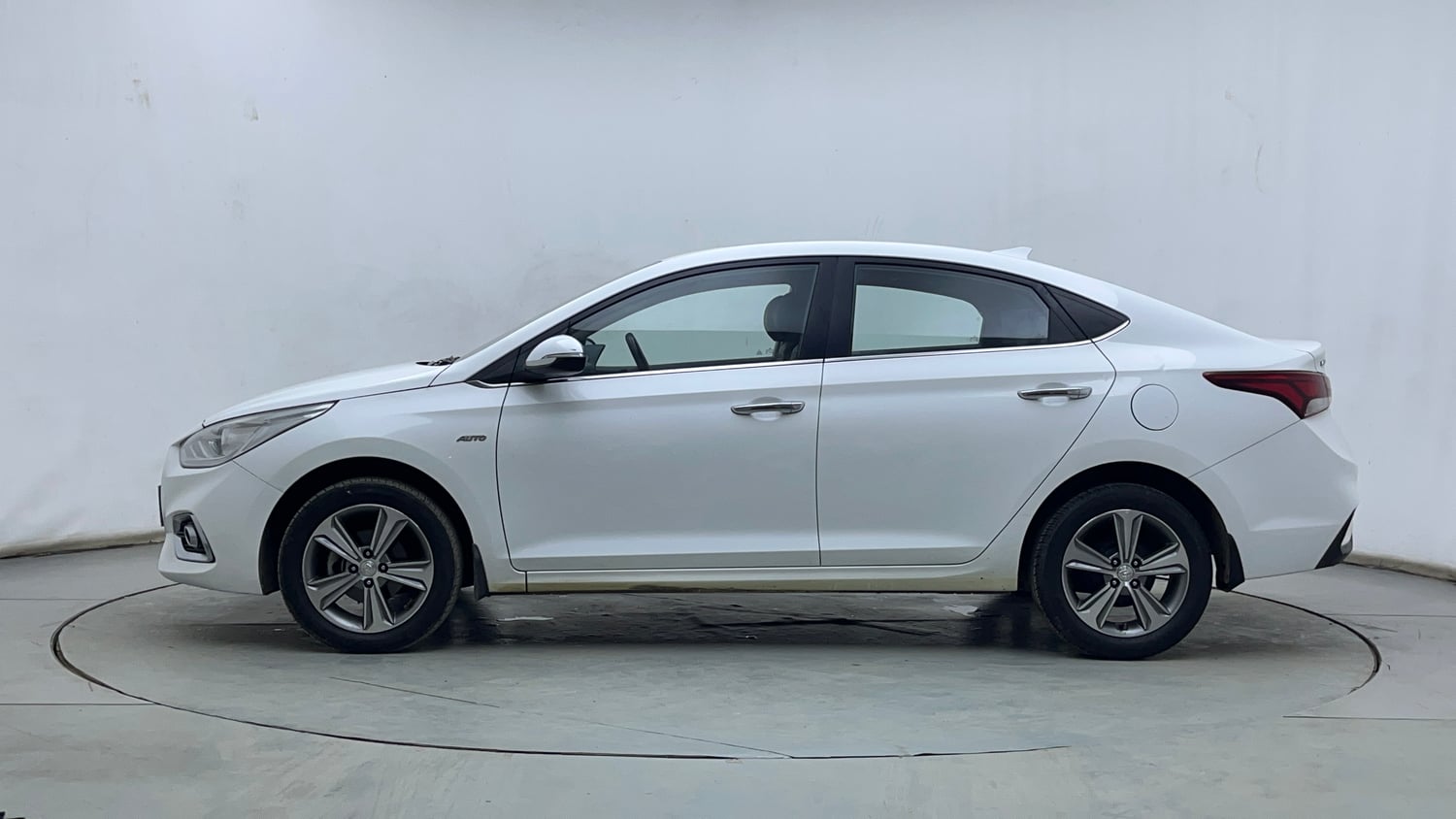 Used 2018 Hyundai Verna SX (O) 1.6 VTVT AT Petrol Automatic exterior LEFT SIDE VIEW