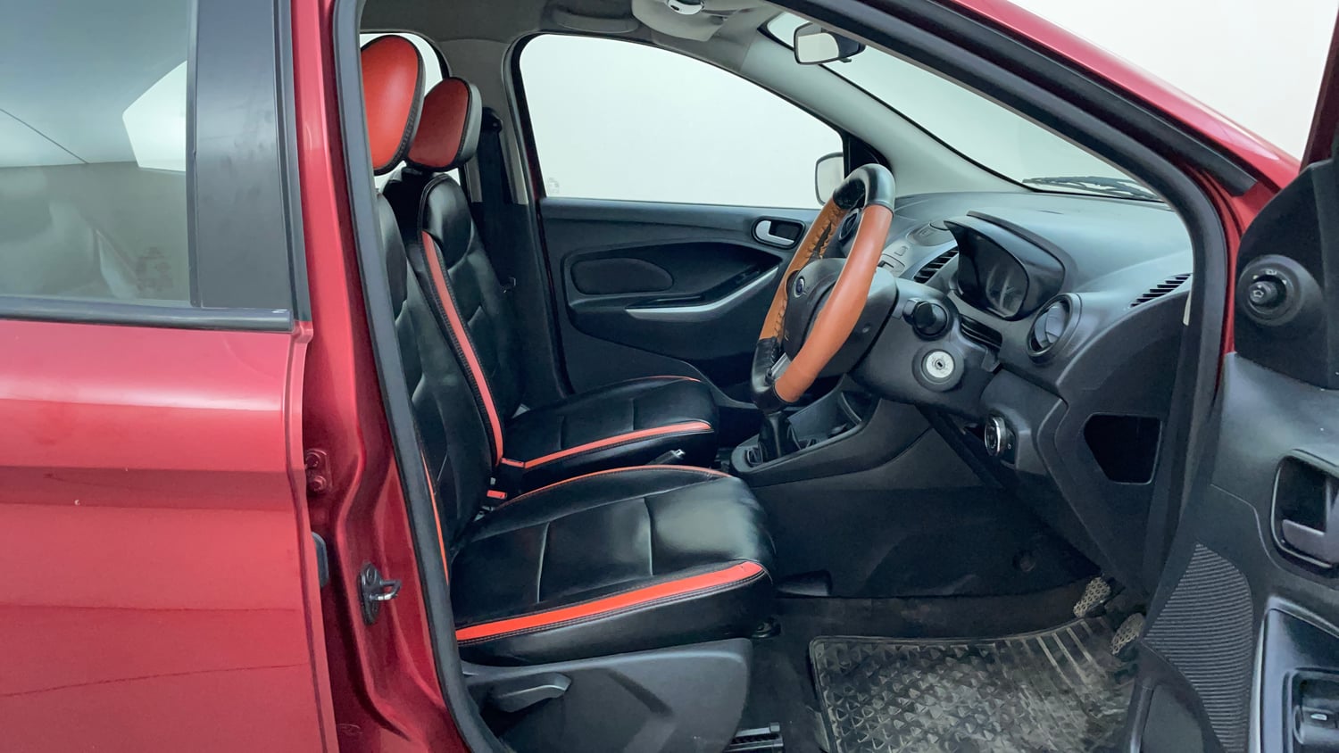 Used 2018 Ford Figo Titanium1.5 TDCi Diesel Manual interior RIGHT SIDE FRONT DOOR CABIN VIEW