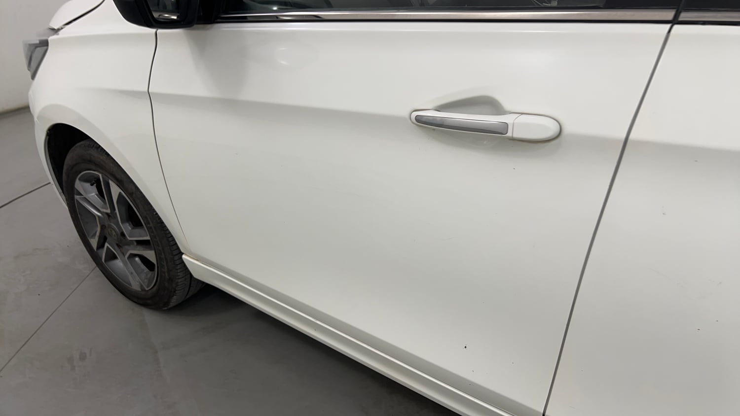 Used 2024 Tata Tigor XZ Plus Petrol Manual dents MINOR SCRATCH