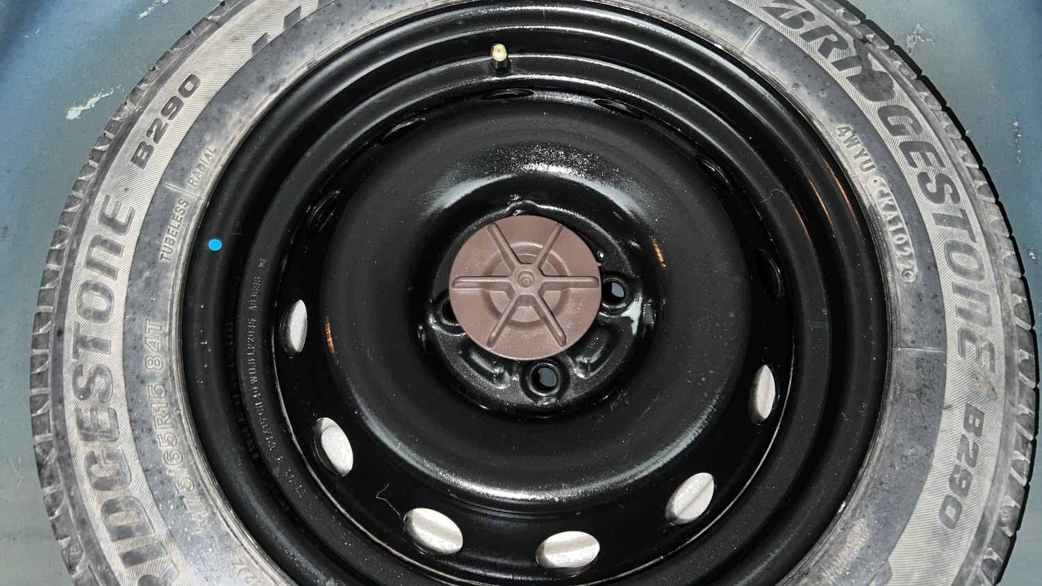 Used 2019 Maruti Suzuki Ignis Alpha 1.2 MT Petrol Manual tyres SPARE TYRE VIEW