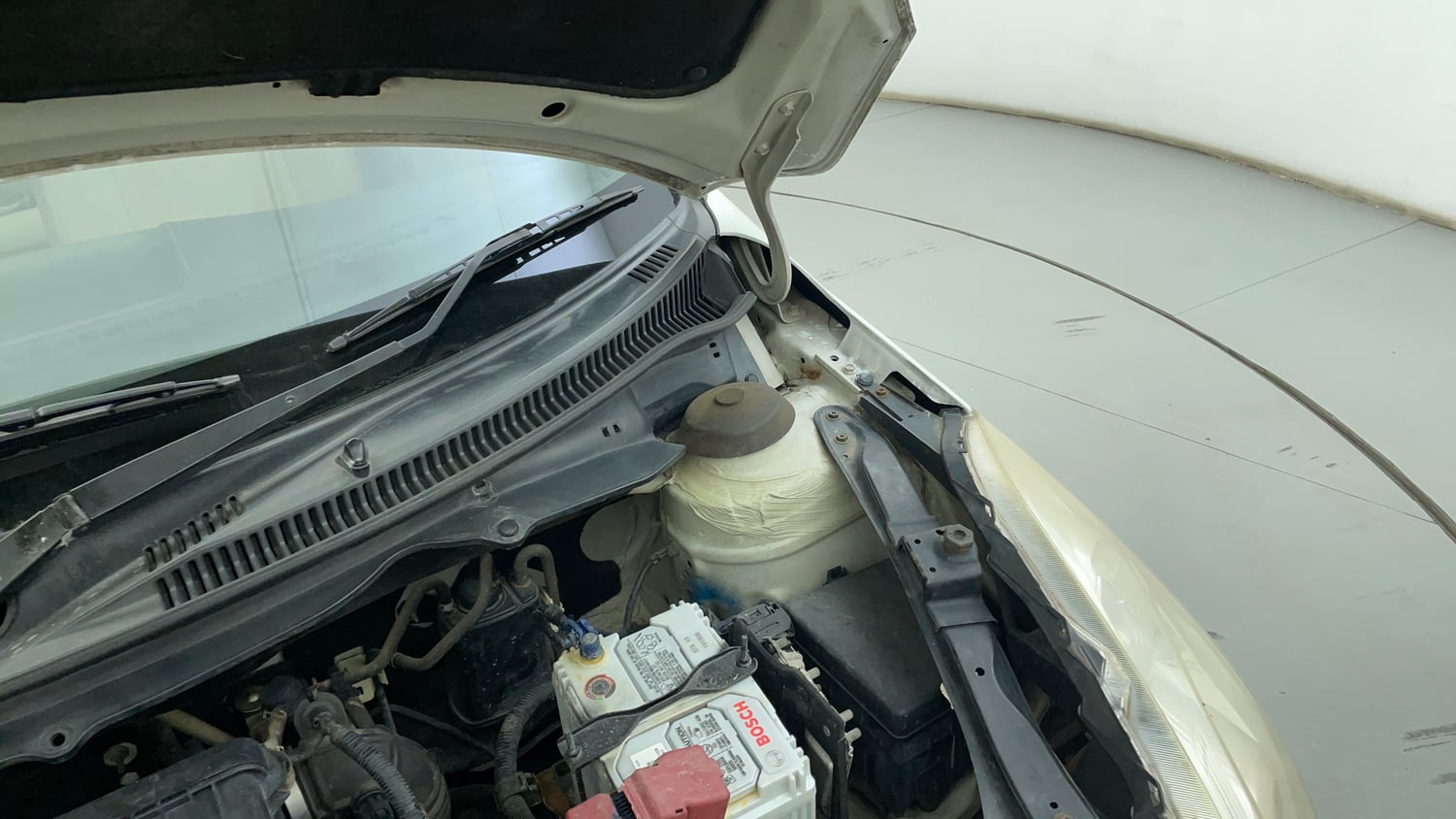 Used 2012 Maruti Suzuki Swift Dzire VXI Petrol Manual engine ENGINE LEFT SIDE HINGE & APRON VIEW