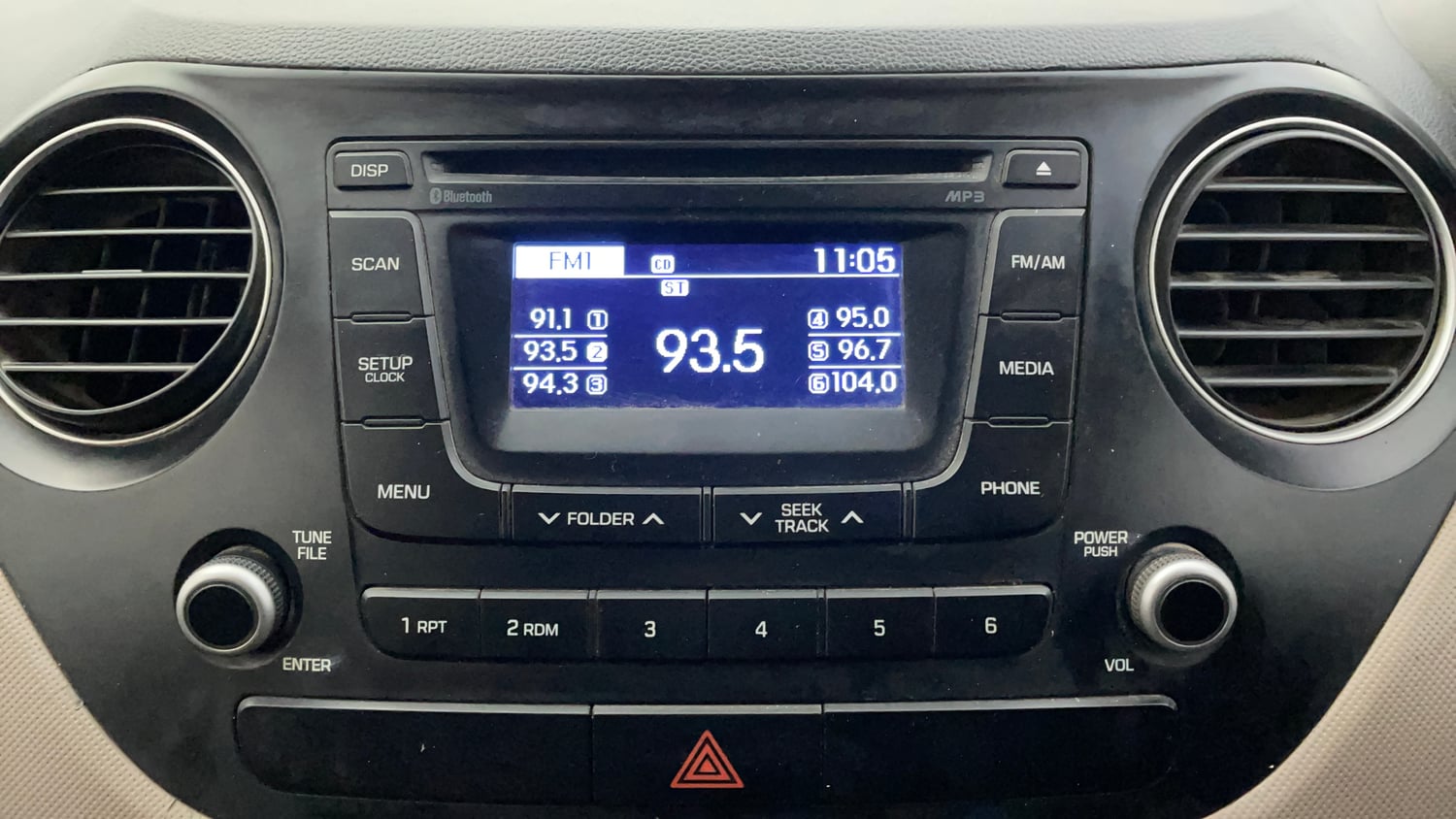 Used 2015 Hyundai Grand i10 Sportz 1.2 Kappa VTVT Petrol Manual top_features Integrated (in-dash) music system