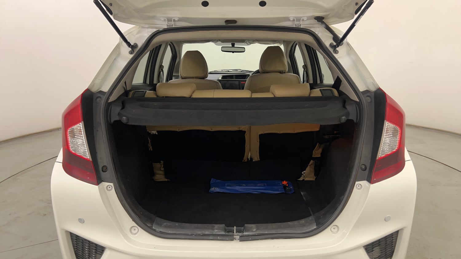 Used 2016 Honda Jazz VX Petrol Petrol Manual interior DICKY INSIDE VIEW