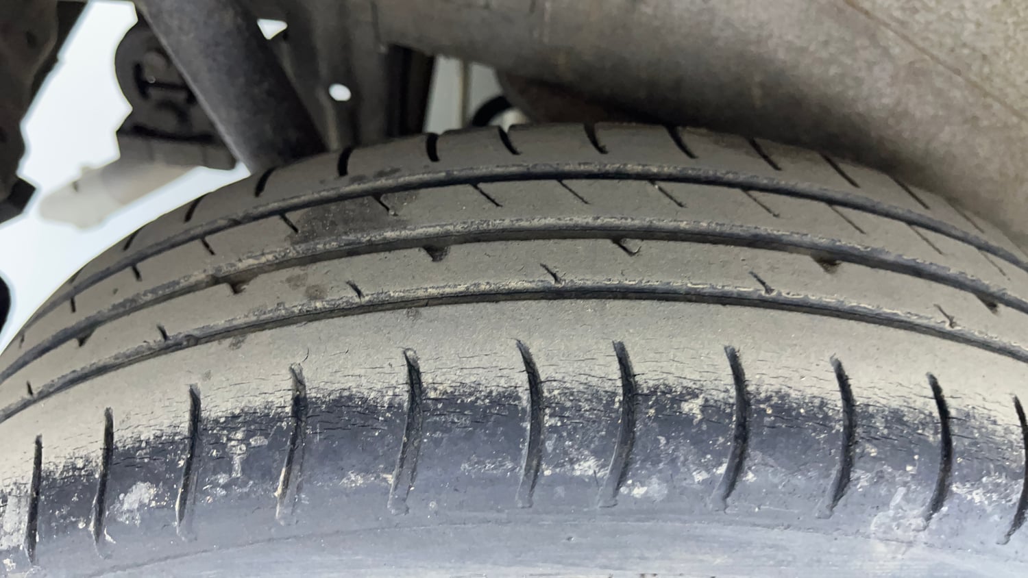 Used 2012 Maruti Suzuki Wagon R 1.0 LXi CNG Cng Manual tyres RIGHT REAR TYRE TREAD VIEW