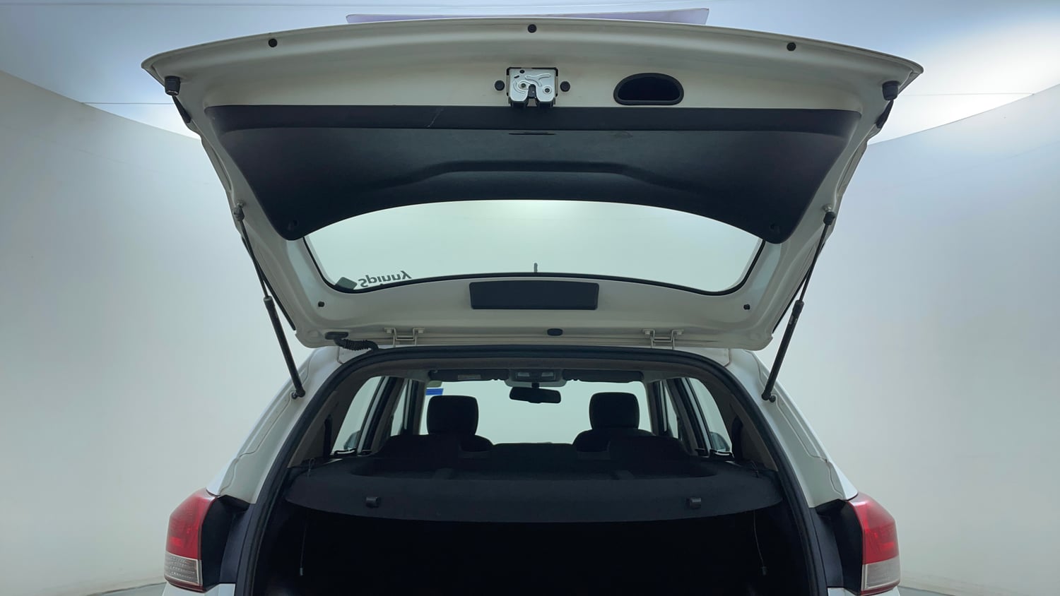 Used 2018 Hyundai Creta E Plus 1.6 Petrol Petrol Manual interior DICKY DOOR OPEN VIEW