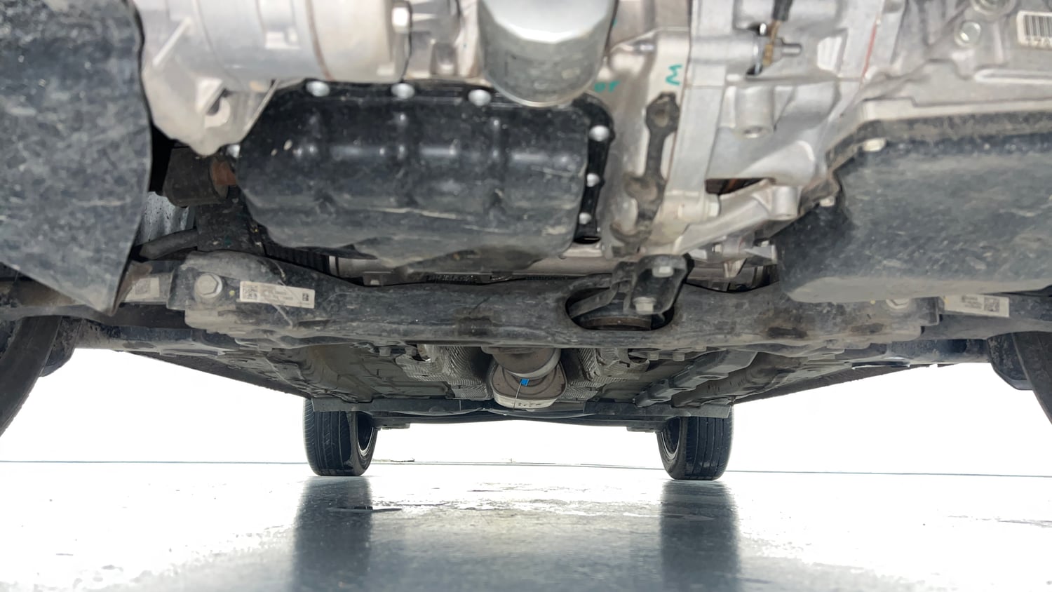 Used 2025 Skoda Kylaq Prestige AT Petrol Automatic extra FRONT LEFT UNDERBODY VIEW