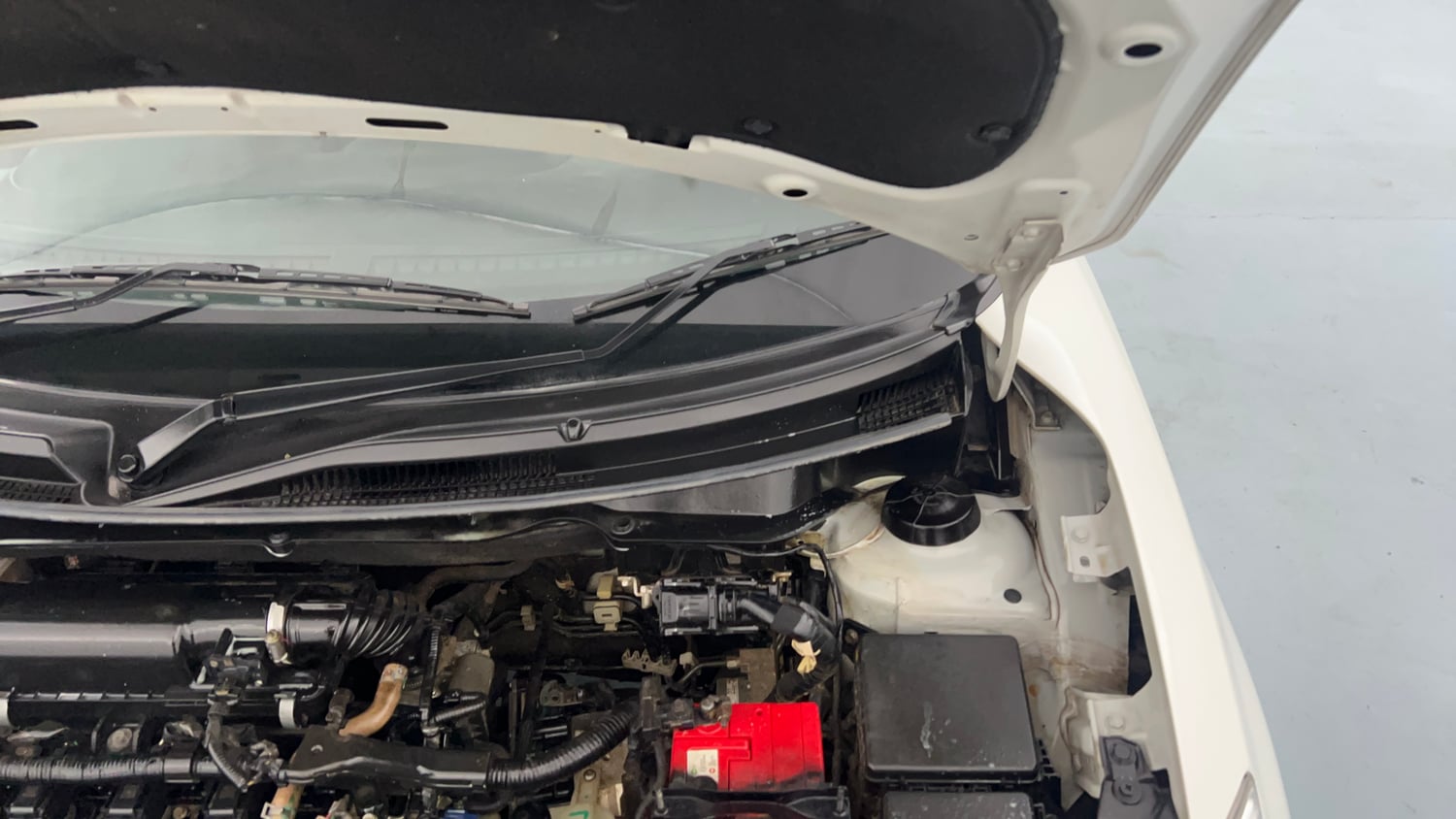 Used 2022 Maruti Suzuki Dzire VXi AGS Petrol Automatic engine ENGINE LEFT SIDE HINGE & APRON VIEW