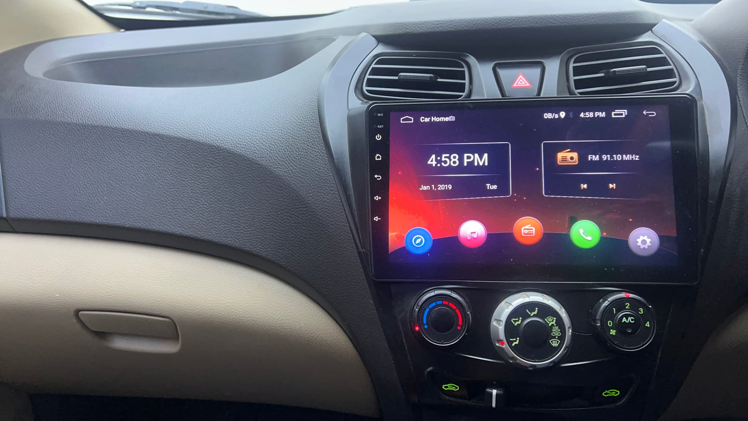 Used 2016 Hyundai Eon Magna + Petrol Manual interior MUSIC SYSTEM & AC CONTROL VIEW