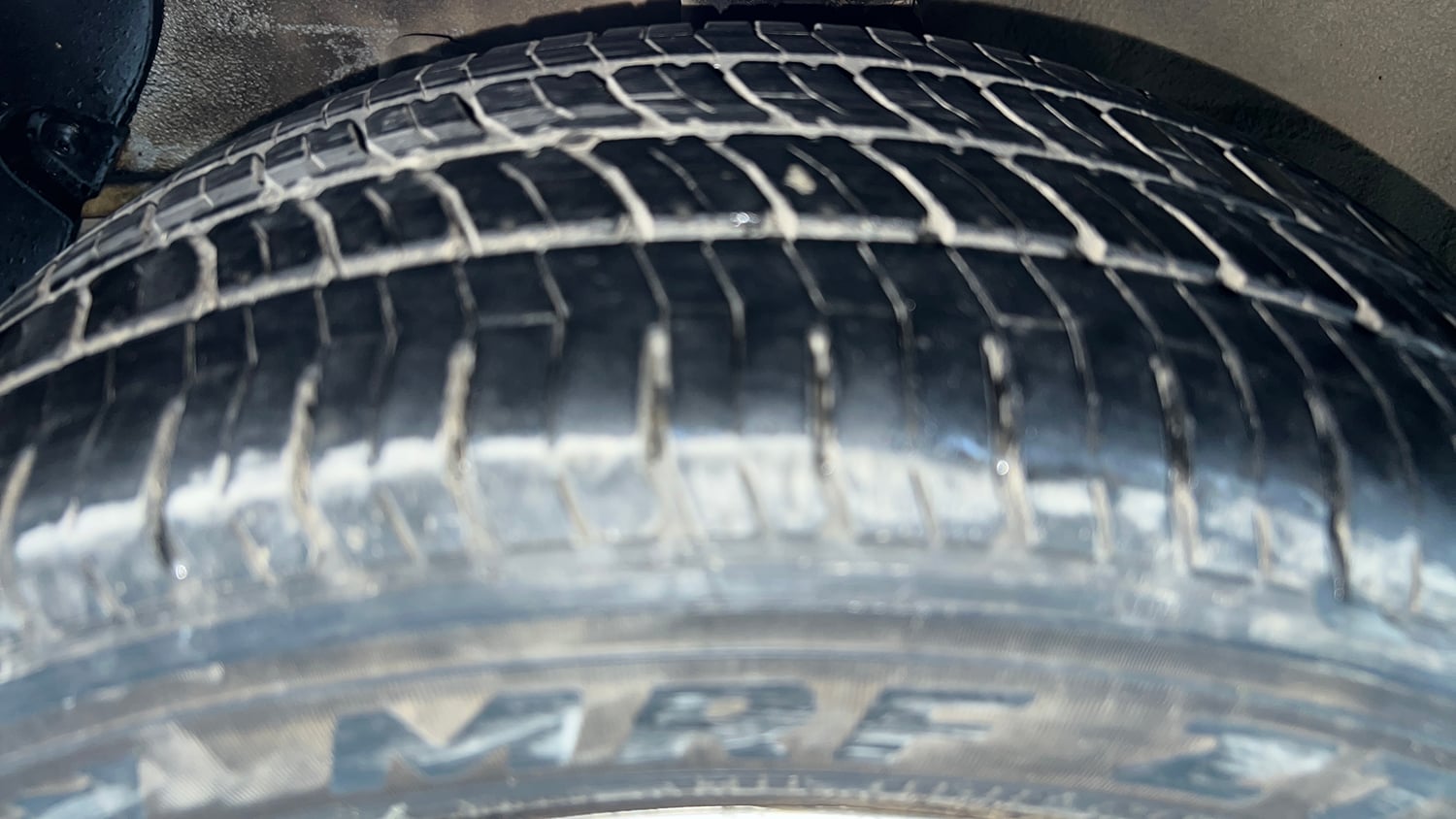 Used 2018 Hyundai Grand i10 Sportz (O) 1.2 Kappa VTVT Petrol Manual tyres LEFT FRONT TYRE TREAD VIEW