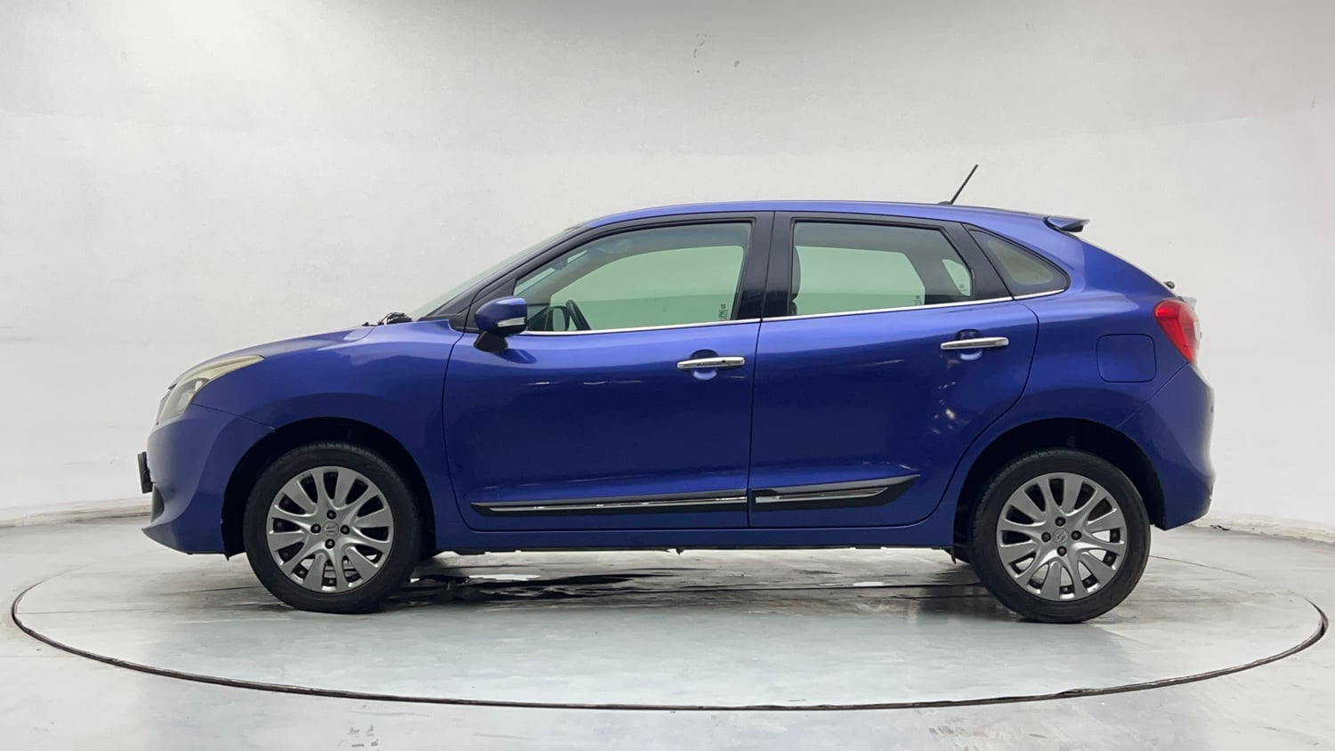 Used 2017 Maruti Suzuki Baleno Alpha 1.2 Petrol Manual exterior LEFT SIDE VIEW