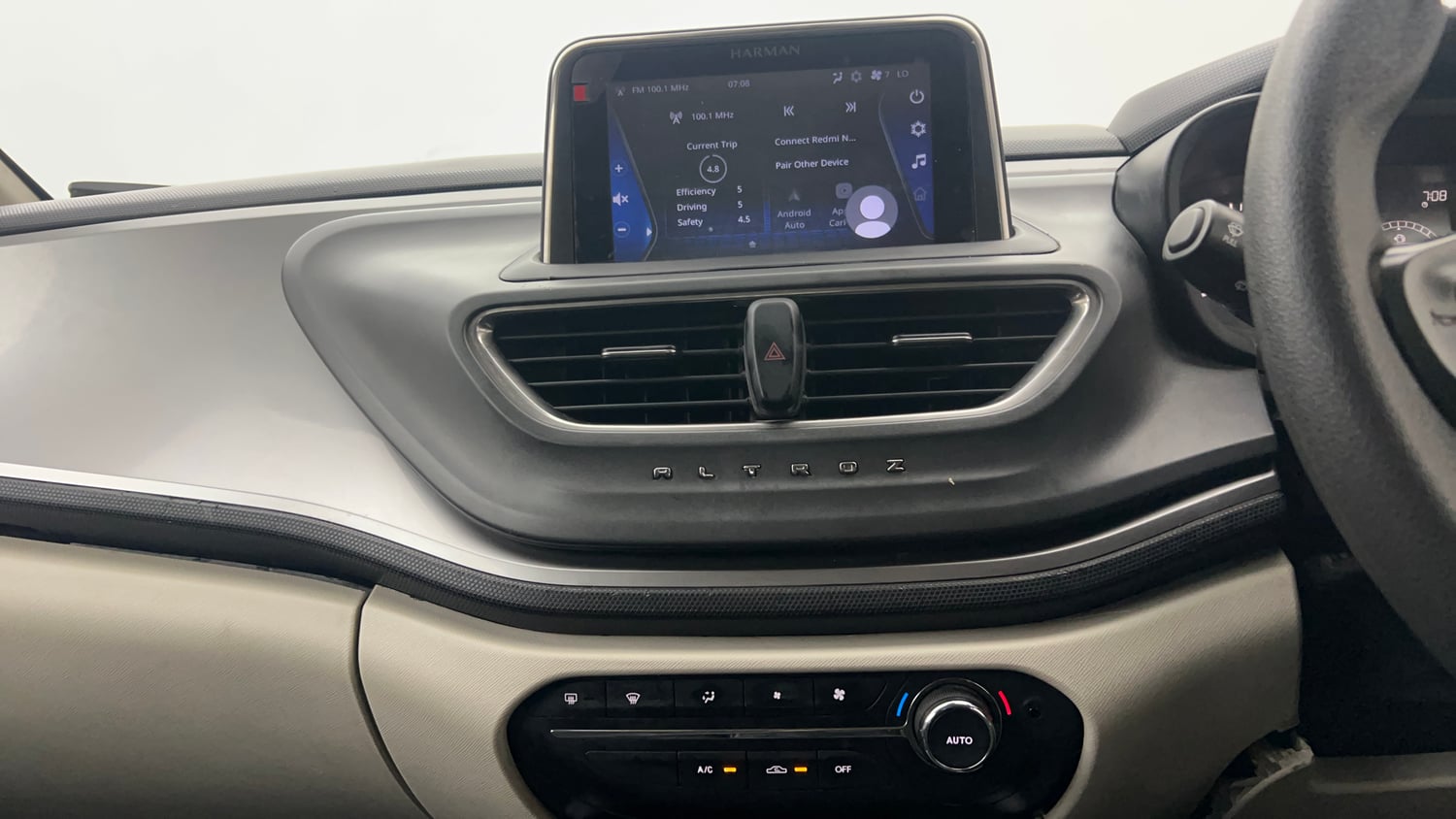 Used 2022 Tata Altroz XZ Diesel Diesel Manual interior MUSIC SYSTEM & AC CONTROL VIEW