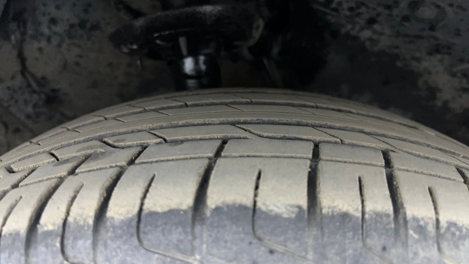 Used 2021 Kia Sonet HTX 1.5 Diesel Manual tyres RIGHT FRONT TYRE TREAD VIEW