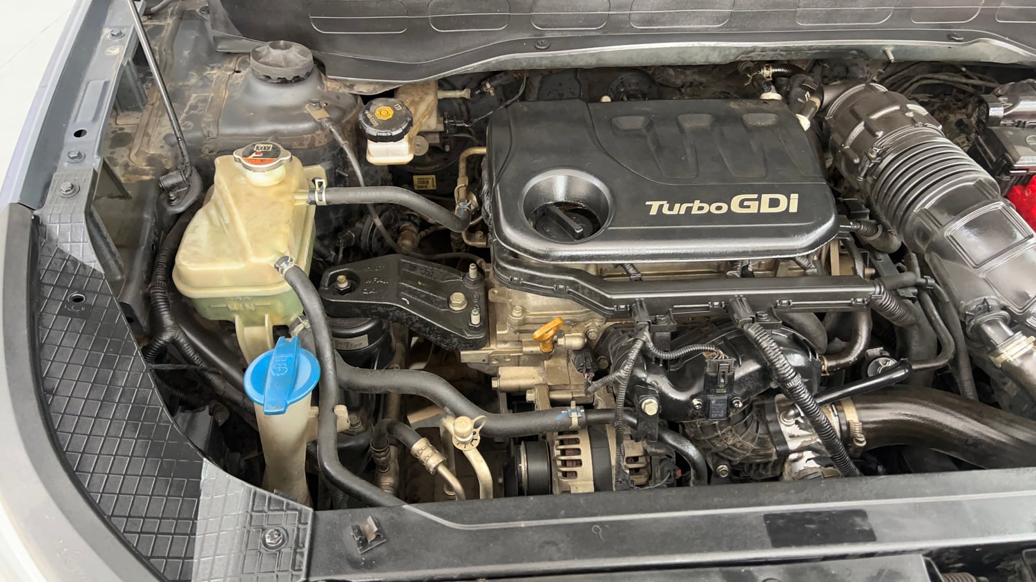 Used 2019 Hyundai Venue SX Plus 1.0 Turbo DCT Dual Tone Petrol Automatic engine ENGINE RIGHT SIDE VIEW