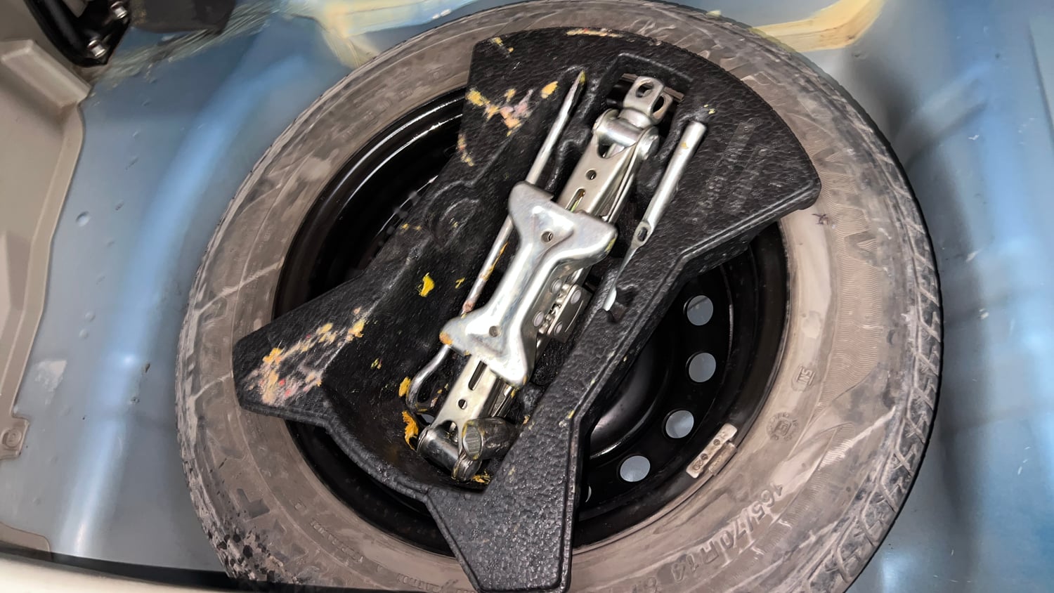 Used 2015 Maruti Suzuki Celerio VXi AMT Petrol Automatic tyres SPARE TYRE VIEW