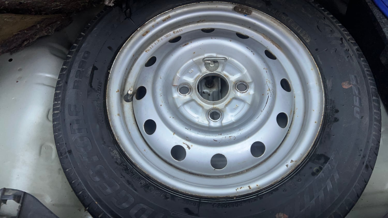 Used 2012 Maruti Suzuki Wagon R LXi Petrol Manual tyres SPARE TYRE VIEW