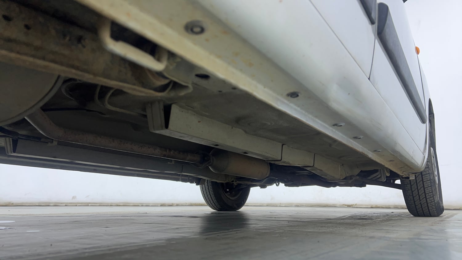 Used 2012 Maruti Suzuki Wagon R LXi Petrol Manual extra REAR RIGHT UNDERBODY VIEW