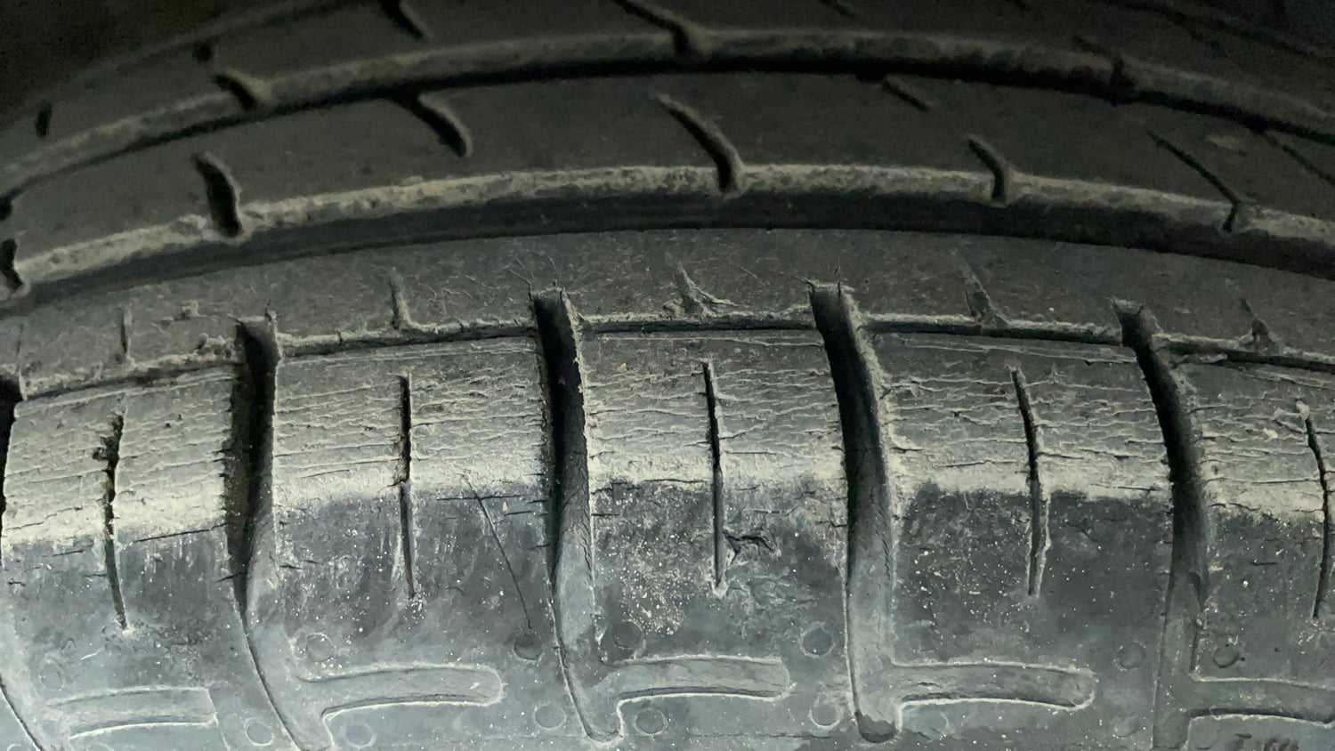 Used 2020 Hyundai Grand i10 Nios Sportz 1.2 Kappa VTVT Petrol Manual tyres RIGHT FRONT TYRE TREAD VIEW