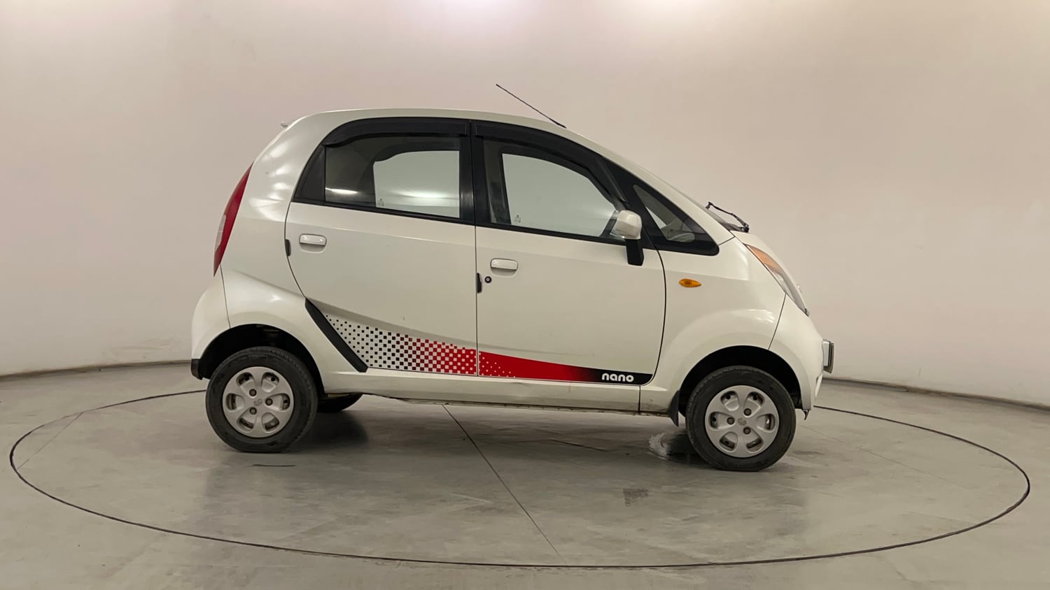 Used 2015 Tata Nano Twist XT Petrol Manual exterior RIGHT SIDE VIEW