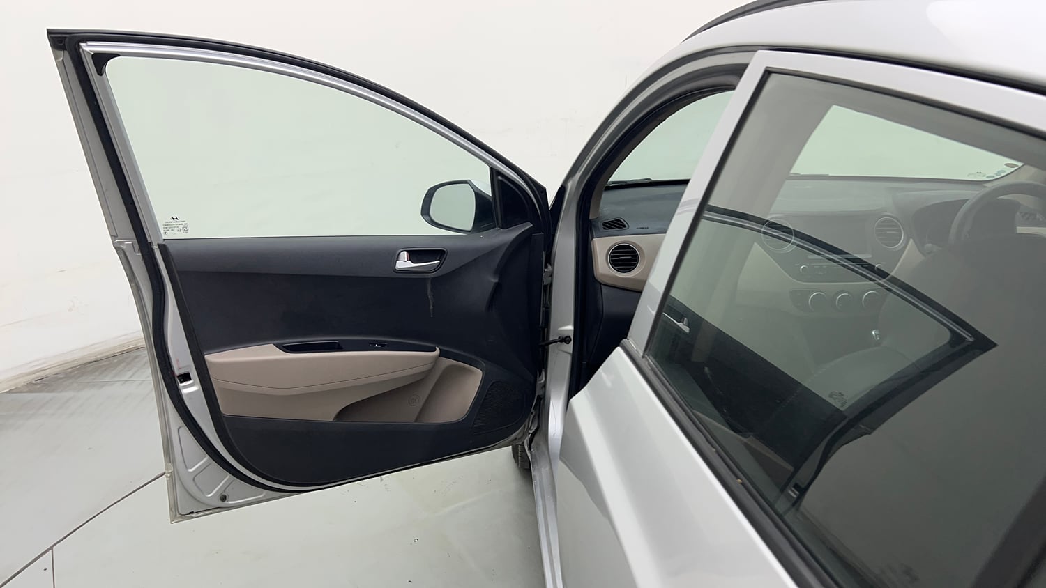 Used 2018 Hyundai Grand i10 Sportz (O) 1.2 Kappa VTVT Petrol Manual interior LEFT FRONT DOOR OPEN VIEW