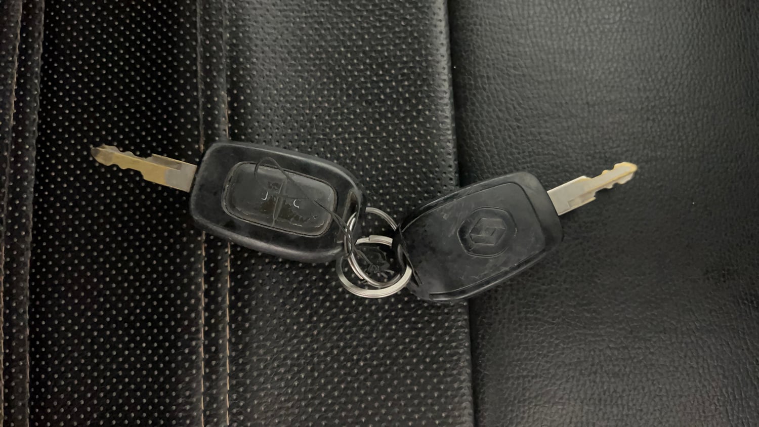 Used 2017 Renault Kwid 1.0 RXT AMT Petrol Automatic extra CAR KEY VIEW