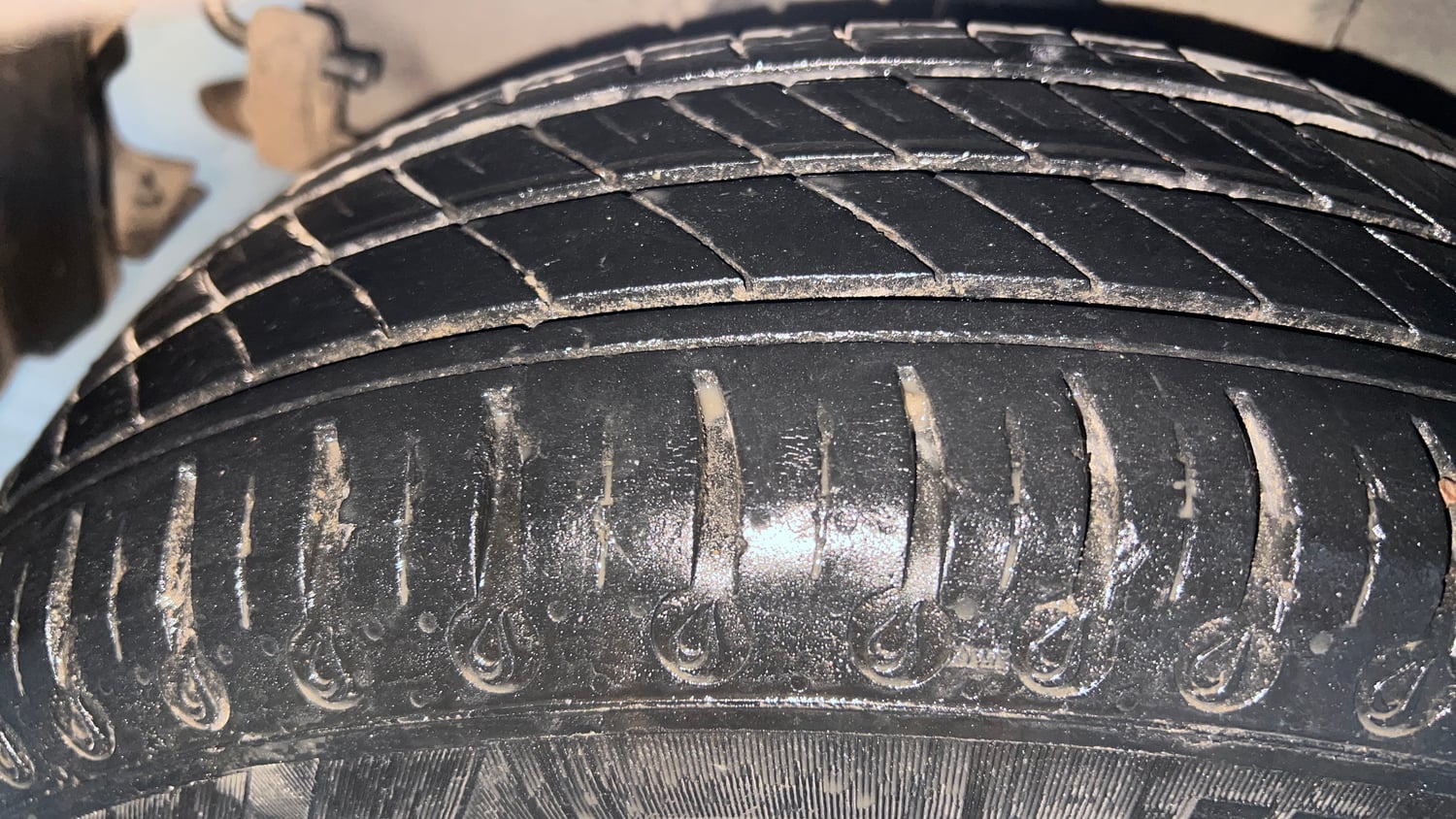 Used 2021 Tata Tiago XT Petrol Manual tyres RIGHT REAR TYRE TREAD VIEW