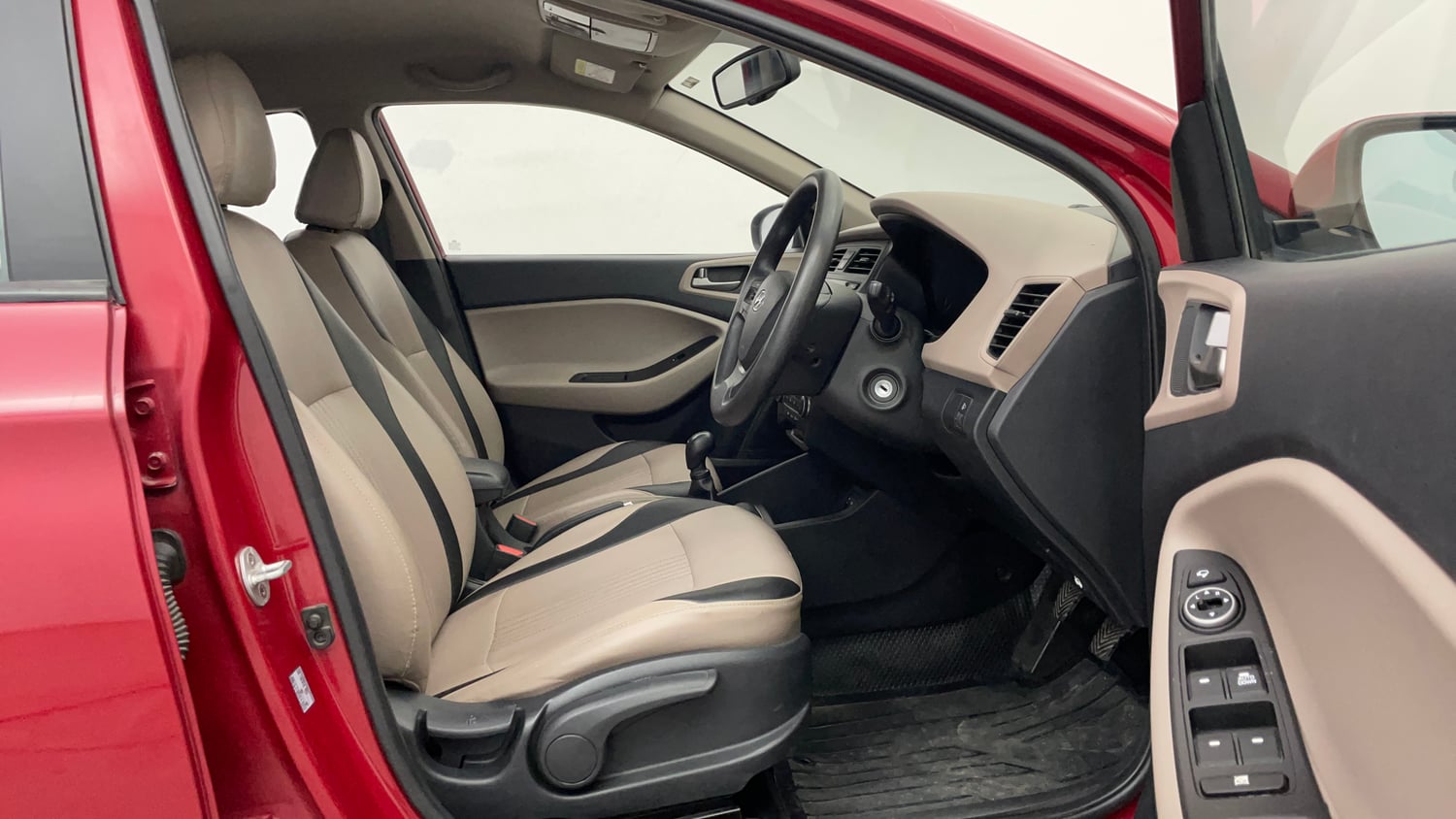 Used 2016 Hyundai Elite i20 Sportz 1.2 Petrol Manual interior RIGHT SIDE FRONT DOOR CABIN VIEW