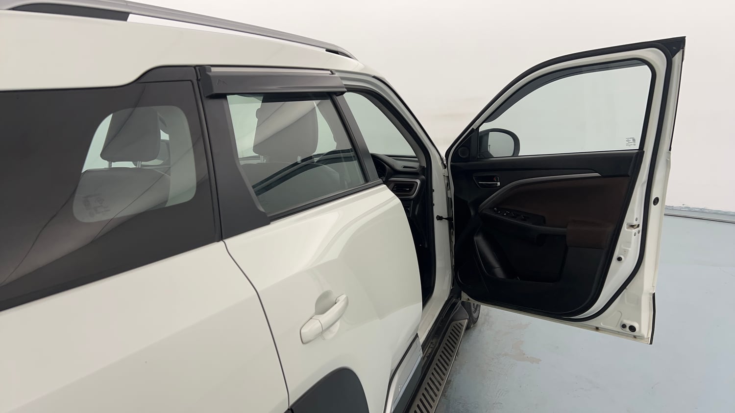 Used 2023 Maruti Suzuki Brezza ZXi Petrol Manual interior RIGHT FRONT DOOR OPEN VIEW