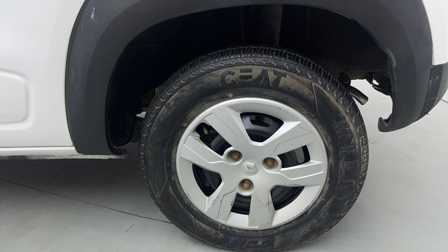 Used 2018 Renault Kwid RXL Petrol Manual tyres LEFT REAR TYRE RIM VIEW
