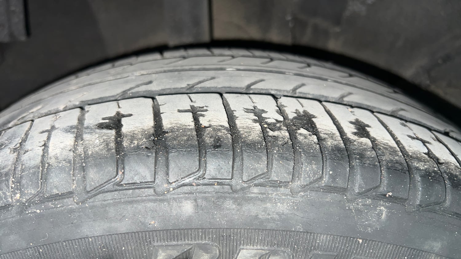 Used 2022 Tata Tiago XZA Plus Petrol Automatic tyres RIGHT REAR TYRE TREAD VIEW