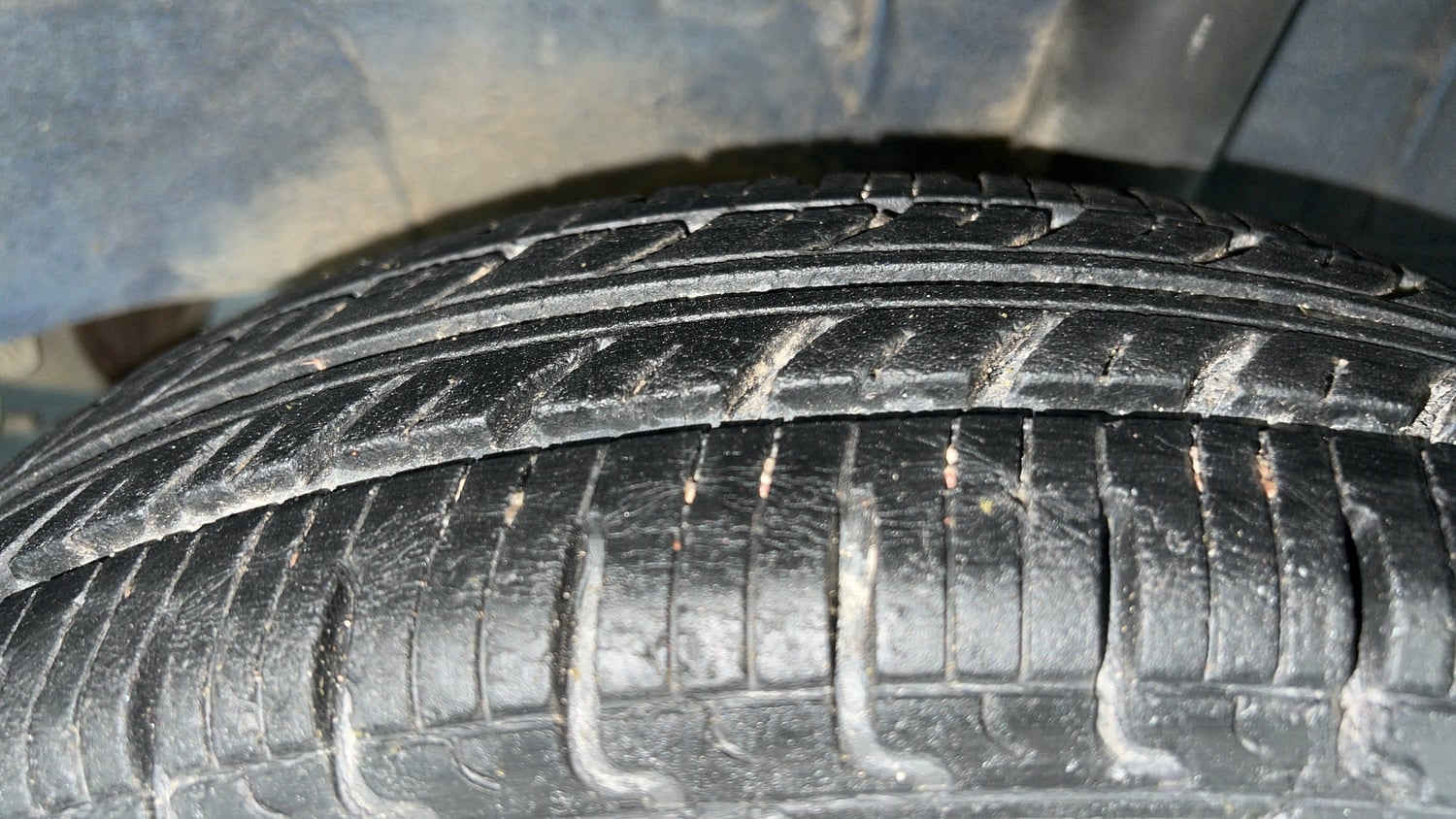 Used 2019 Renault Kwid CLIMBER 1.0 Petrol Manual tyres LEFT REAR TYRE TREAD VIEW