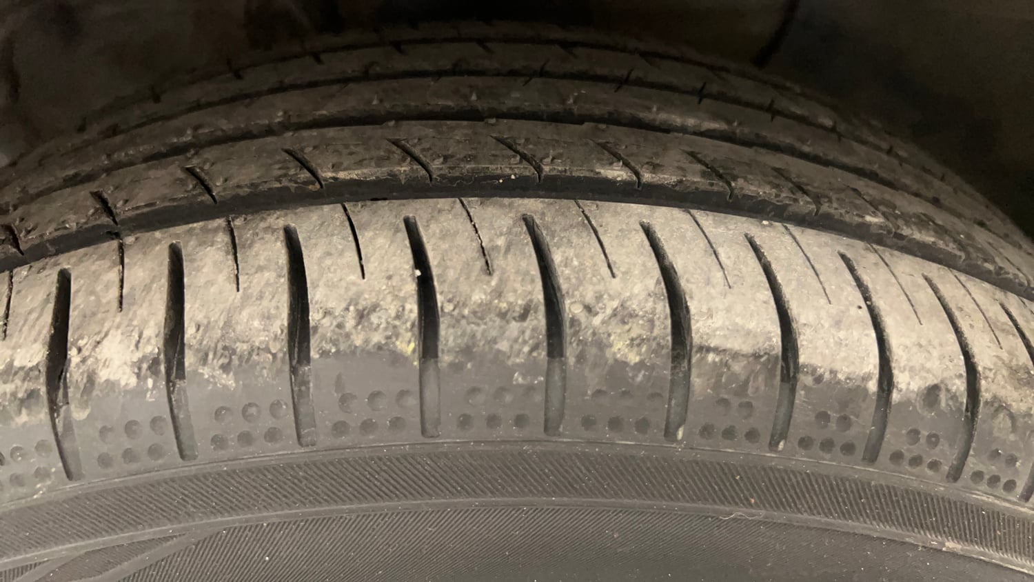 Used 2016 Hyundai Elite i20 Asta 1.2 (O) Petrol Manual tyres RIGHT FRONT TYRE TREAD VIEW